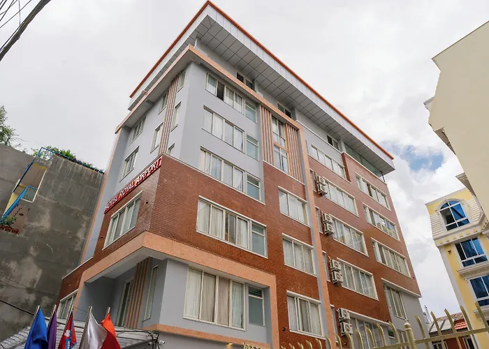 Royal Airport Hotel 2*